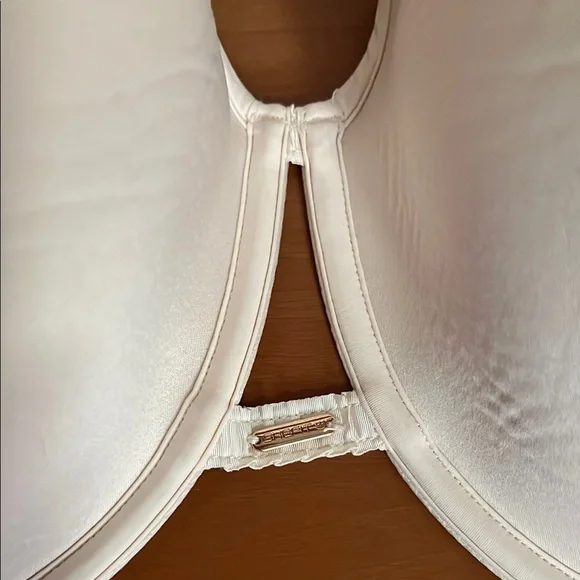SHEFIT Cream Bra Intimates Sleepwear - Picture 9 of 12